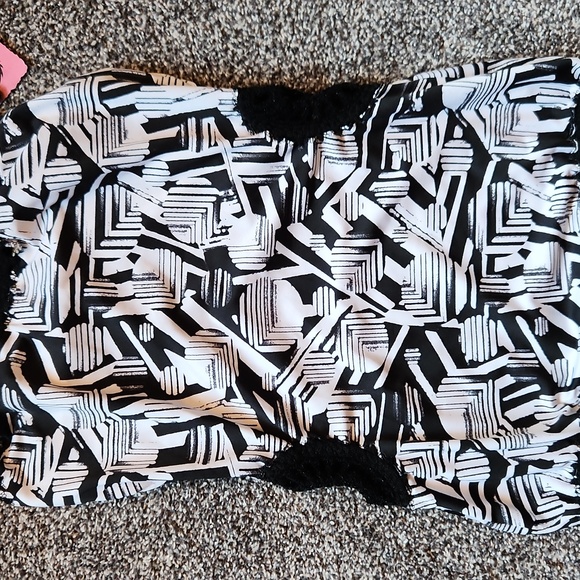 Circle Waist Monokini Crochet Detail One Piece Swimsuit - Picture 2 of 7